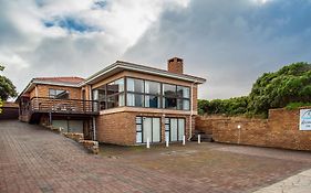 Great White Accommodation