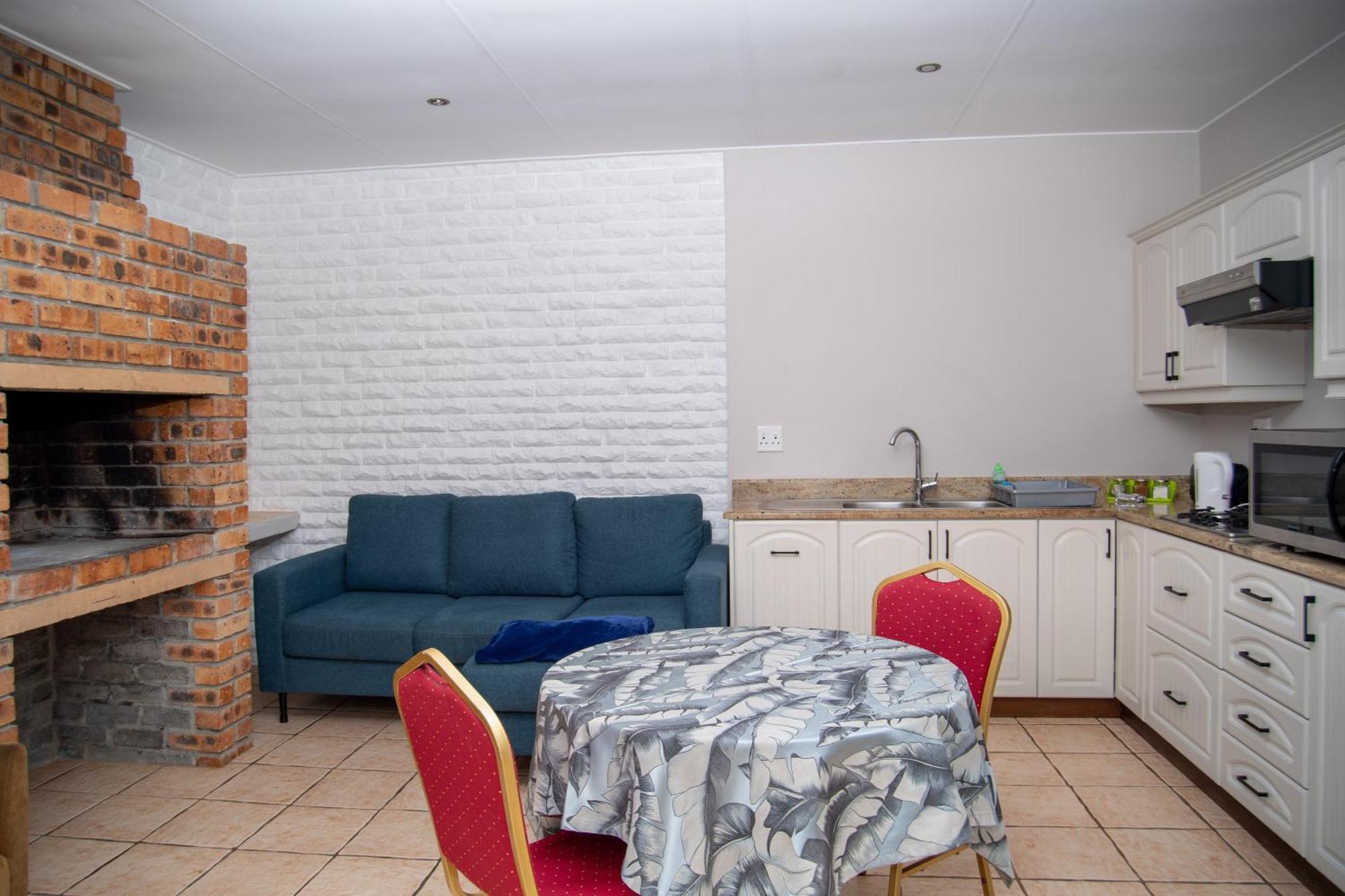 Great White Accommodation Kleinbaai Buitenkant foto