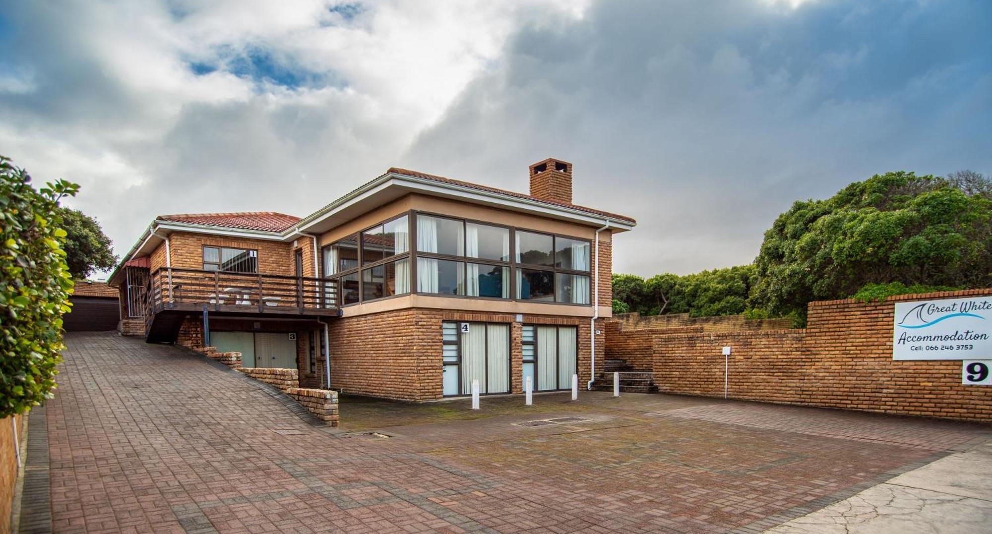 Great White Accommodation Kleinbaai Buitenkant foto